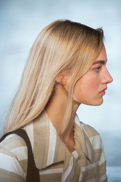 Ванильный блонд: летний тренд окрашивания волос для блондинок