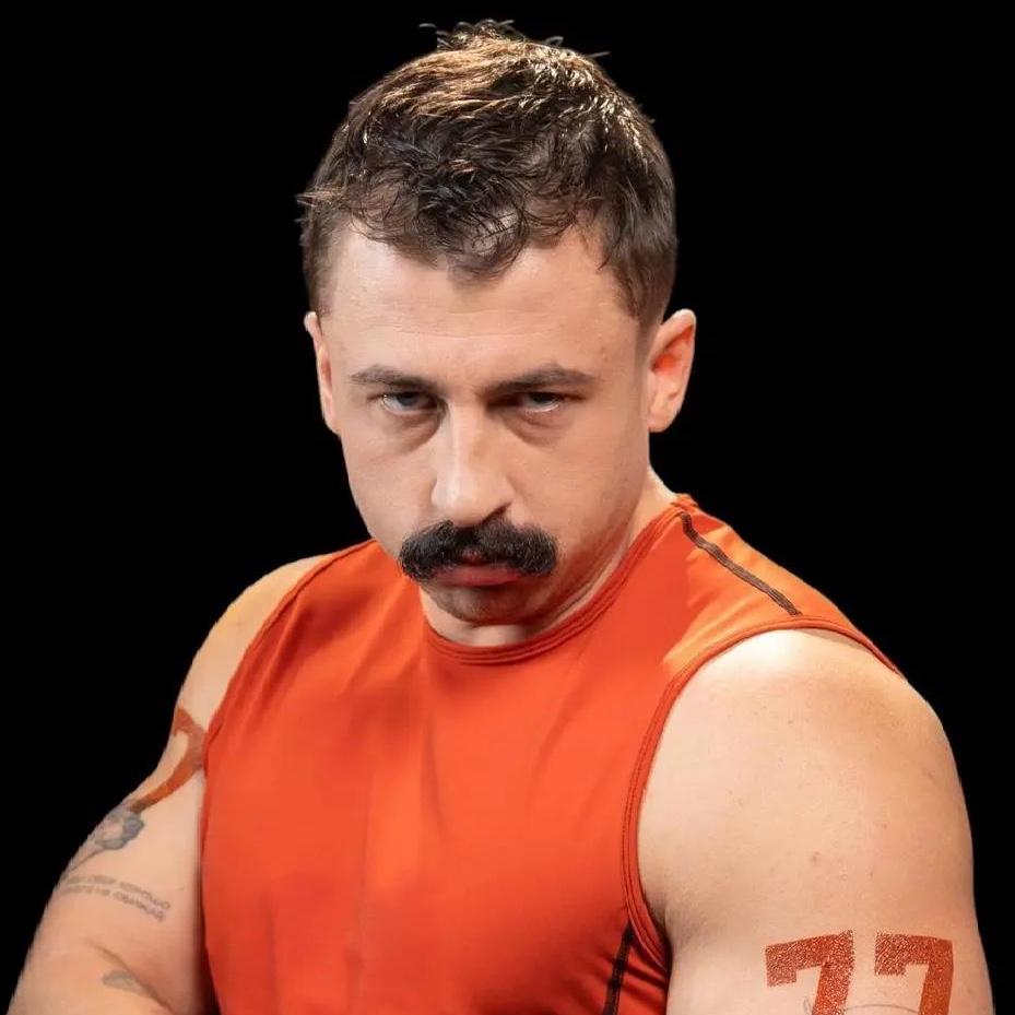 <p>Дима Чернов</p>