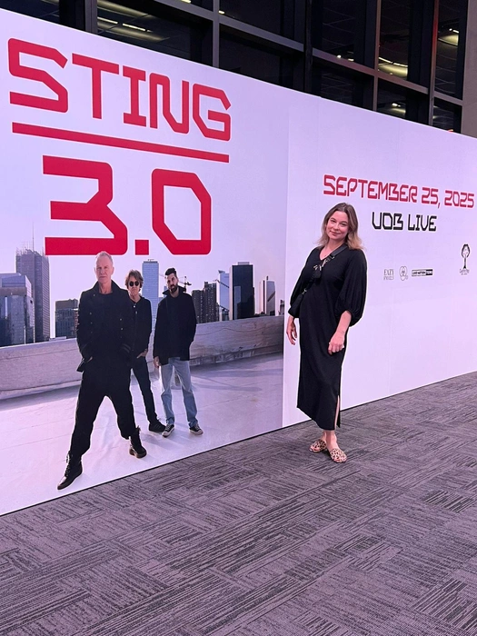 Черное платье — под стать образу музыкантов | Источник: Кристина Базилевская