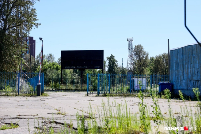 Когда-то сюда приезжали тренироваться футболисты со всей Москвы | Источник: Артем Устюжанин / MSK1.RU