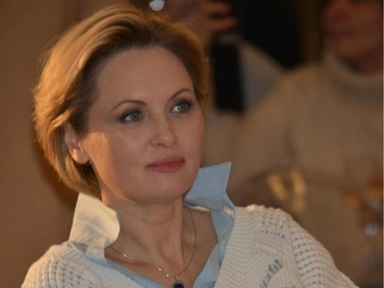 Ксенофонтова оплакивает фанатку, которая мечтала о встрече с ней, Боня показала пугающе опухшую ногу: соцсети звезд