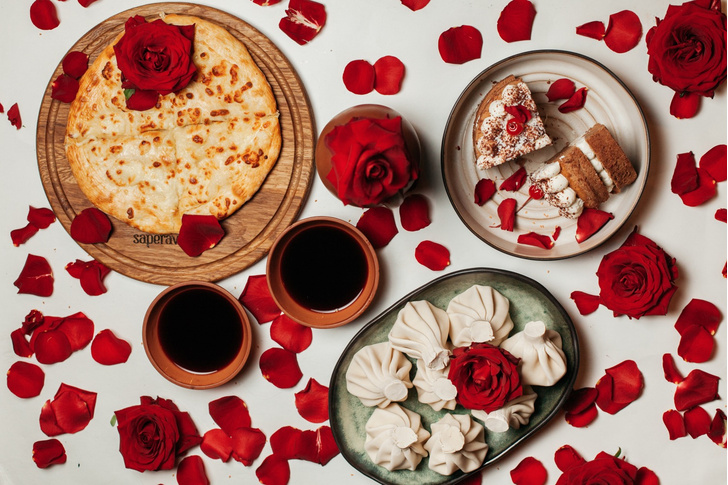 Улитки, роскошные десерты и лепестки роз: куда сходить на свидание 14 февраля