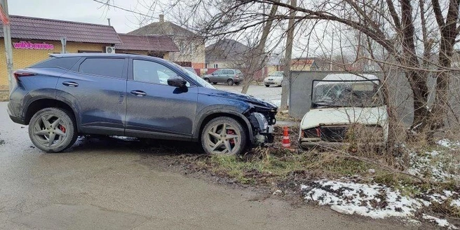 Водитель не уступил дорогу | Источник: Госавтоинспекция Ставропольского края