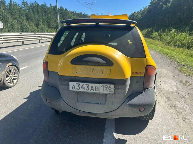 Автомобилист не первый раз попадает в ДТП с мотоциклистами | Источник: читатель E1.RU