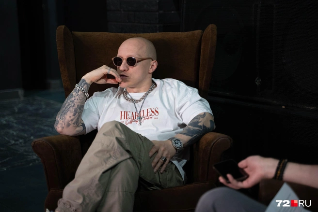 Юрий Симонов родился в Тюмени, затем переехал в Екатеринбург. А теперь живет в Москве | Источник: Илья Чикотин / 72.RU