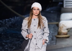 5 идей с показа круизной коллекции Chanel, которые пригодятся уже этим летом