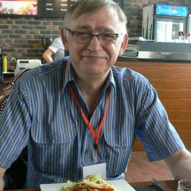 «Голова как пластилин»: аспирант убил профессора Вячеслава Кузнецова, растворил останки в кислоте, а после тратил его деньги