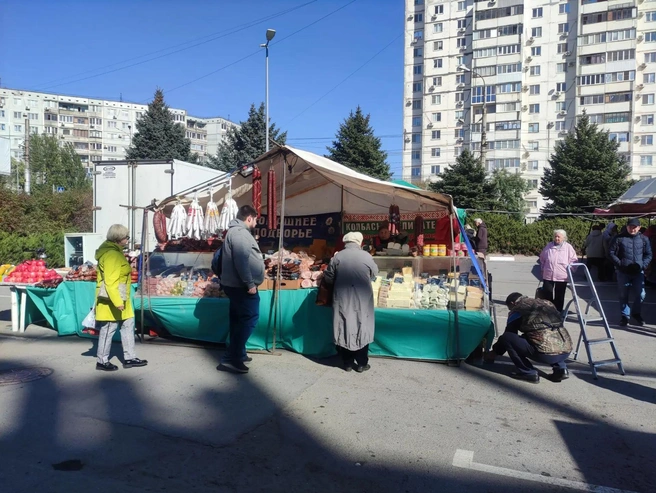 Волгоградцев приглашают за теплыми вещами и деликатесами | Источник: ВВЦ «РЕГИОН — Z»