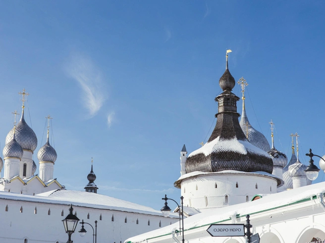 Церковные купола возвышаются над городом. | Источник: Артем Бауман / 76.RU