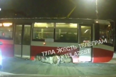 Two Trams Derail in Tula on January 27 Evening