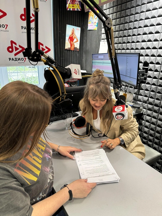 Еще один сотрудник, которым гордится «Семерка»,&nbsp;— новостник Надя Антипина | Источник: «Радио-7»