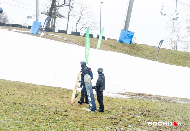 Отсутствие снега в горах Сочи — проблема № 1. Такое бывает часто | Источник: Оксана Витязь