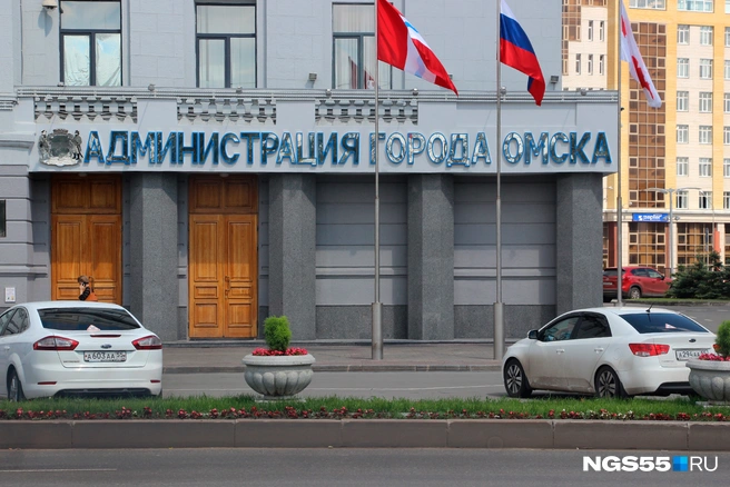 Чиновникам увеличили различные надбавки | Источник: Иван Рейзвих / NGS55.RU