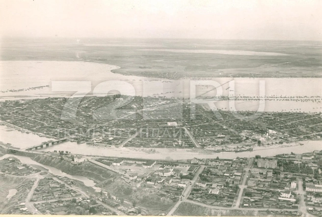 Так весной 1957-го выглядела заречная часть города, спасенная дамбой от затопления | Источник: читатель 72.RU 
