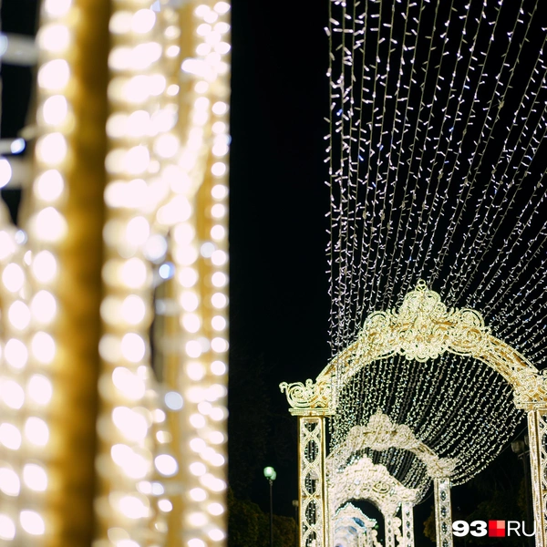 Кажется, что здесь миллионы фонариков | Источник: Дарья Паращенко / 93.RU