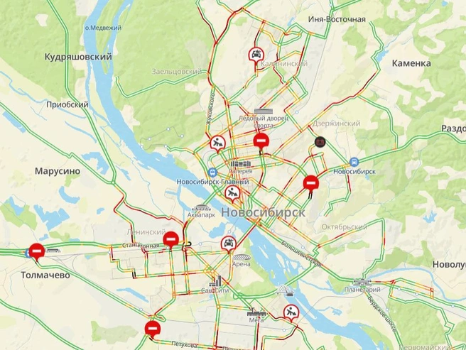 Многочисленные пробки в различных районах Новосибирска | Источник: 2ГИС