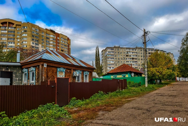 С такими домиками интересные контрасты получаются | Источник: Булат Салихов / UFA1.RU