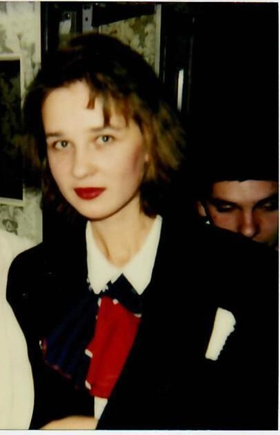 В школе одноклассница Елены сказала, что хочет стать стюардессой, а она подумала: «Нет, стюардессой стану я» | Источник: личный архив семьи Ждановых
