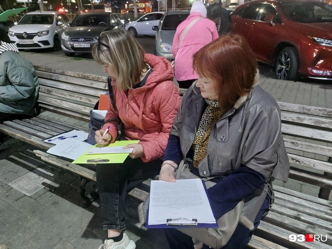Подписи собирали два часа | Источник: Екатерина Железнова / 93.RU