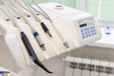 Krasnoyarsk Pensioner Wins Lawsuit After Losing Teeth and Implants