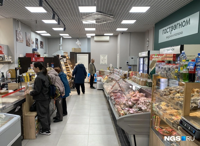 «Гастрогном» часто делит помещения с более специализированным магазинами | Источник: Стас Соколов / NGS.RU