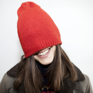 Warm & Pretty: как носить шапку, чтобы не испортить прическу