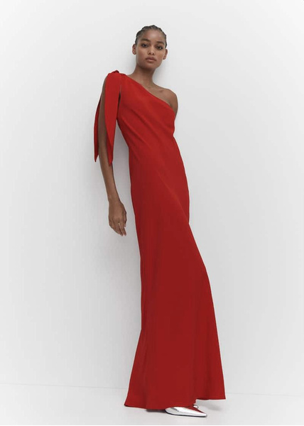 12 красных платьев, как у Хейли Бибер