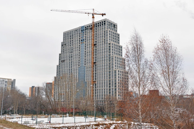 Рядом с комплексом «Река. Дом на набережной» будет благоустроен берег Исети. Жителей порадует парадный холл с ресепшеном, спортплощадка и большой выбор планировок | Источник: «Атомстройкомплекс»