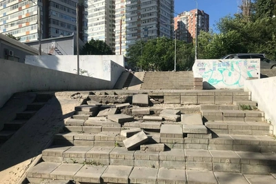 Власти Ростова готовят ремонт аварийного спуска к автовокзалу