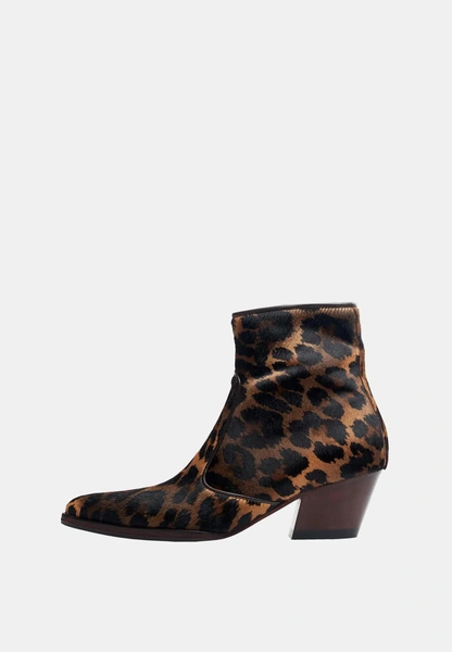 Теплая обувь: выбираем стильную пару на холодный сезон у российских брендов Теплая обувь: выбираем стильную пару на холодный сезон у российских брендов