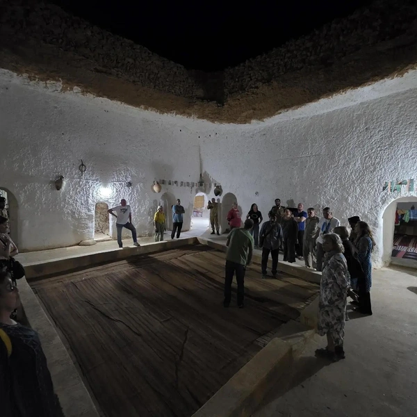 «Городок хоббитов» и подземный дом на 8 семей в пустыне: россиянин рассказал, зачем стоит лететь в Ливию