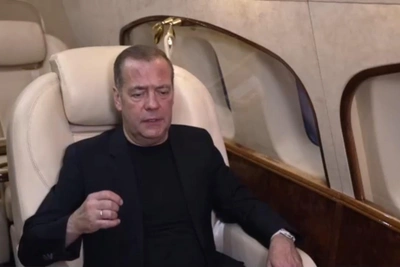Медведев назвал проливы «термоядерным оружием» Ирана