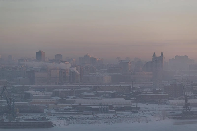 Фейерверки попали в машины и людей в Новосибирске