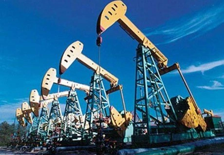 Нефть дорожает на сокращении запасов в США | ya62.ru