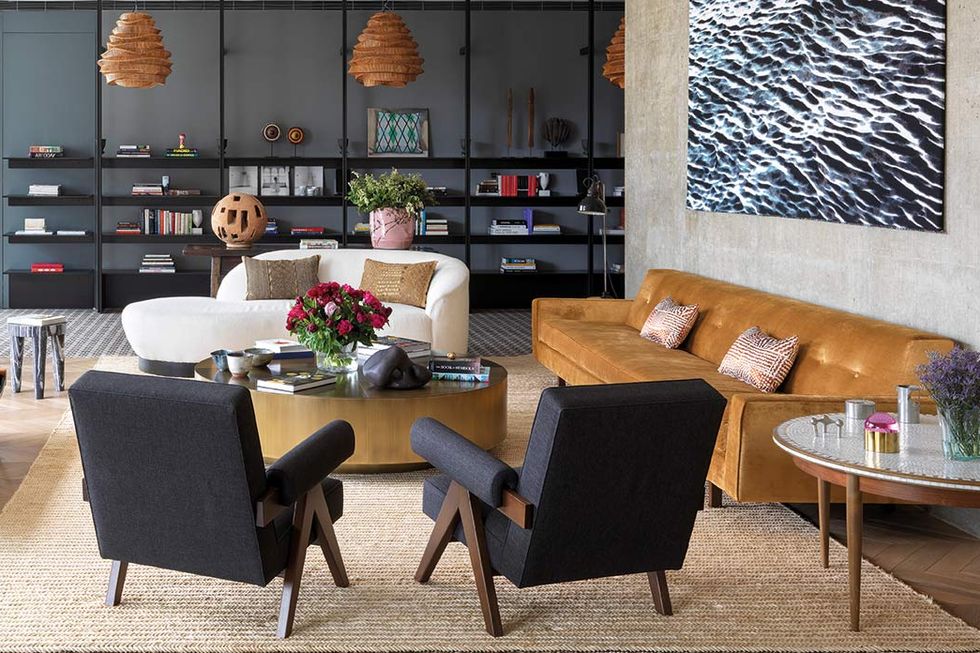 Создаем идеальную мягкую зону в гостиной: 7 способов сочетать диван и кресла | luchistii-sudak.ru