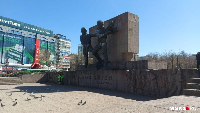 История и современность органично сочетаются на Кызылае | Источник: Анна Голубницкая / MSK1.RU