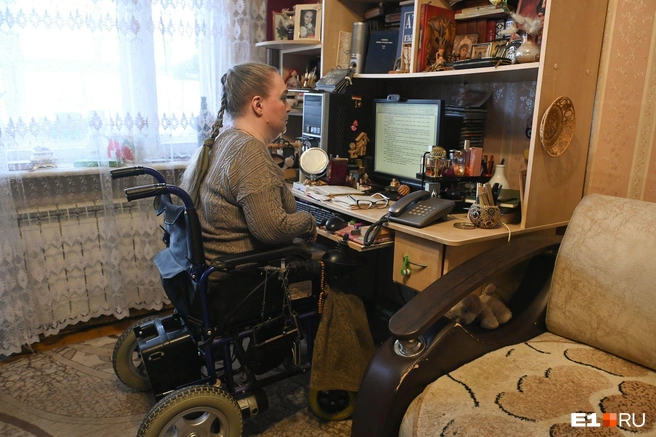 Рабочее место Елены | Источник: Дмитрий Емельянов / E1.RU