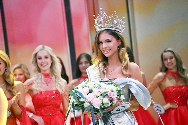 Перед тем, как отправиться в Таиланд, она победила на конкурсе «Мисс Россия» | Источник: Анастасия Венза / Vk.com