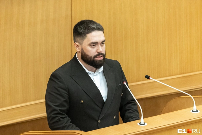 Рант Краев представляет в Законодательном собрании «Новых людей» | Источник: Владислав Лоншаков / E1.RU