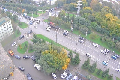 На Курчатова демонтируют аварийный водопровод