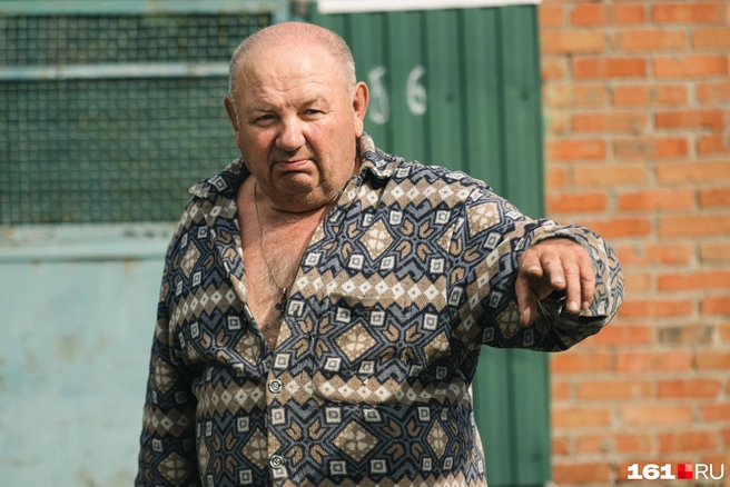 Как говорит Валентин Михайлович, он написал в два раза больше обращений, чем метров текста «Война и мир». | Источник: Евгений Вдовин / 161.RU