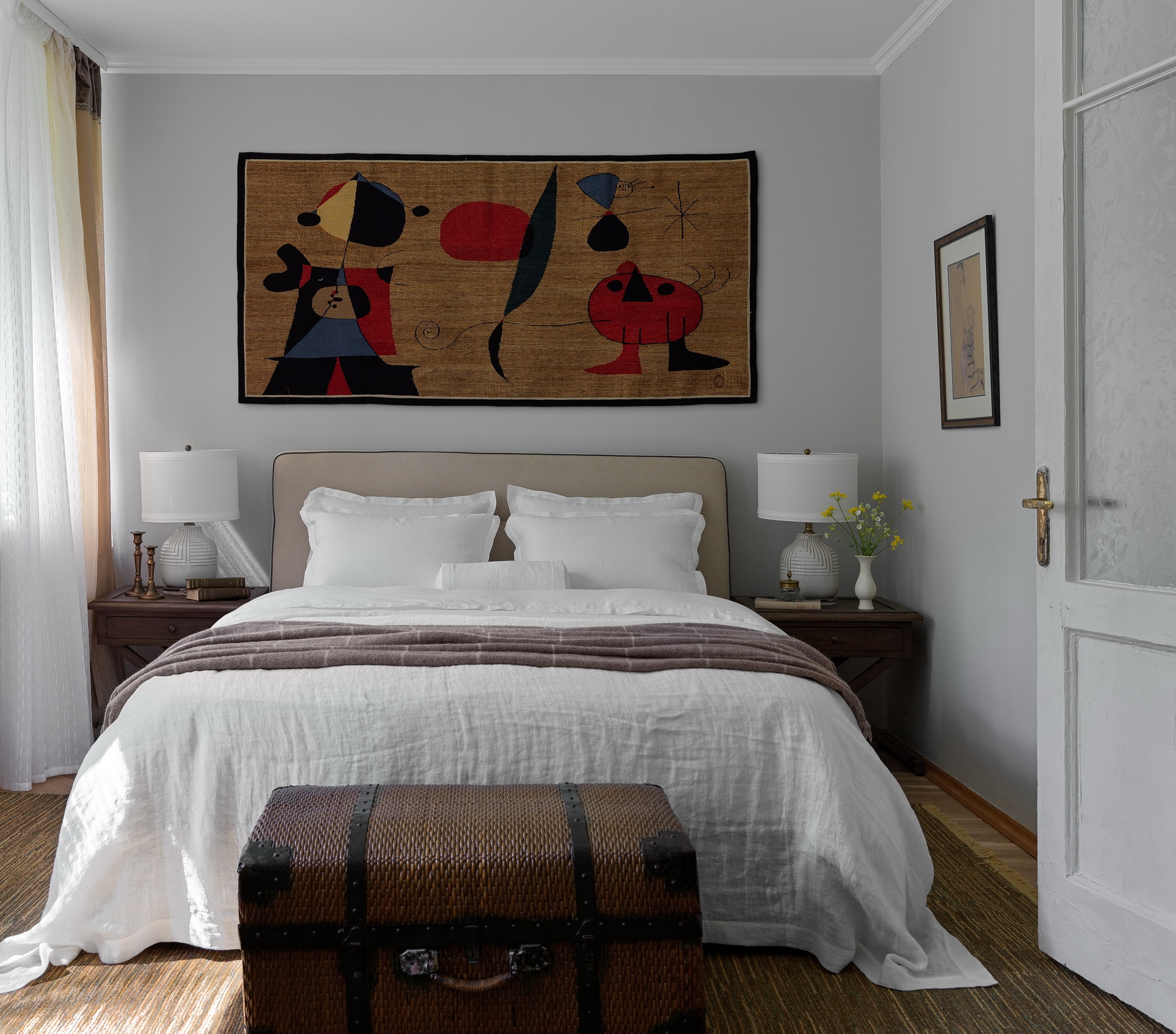 Картины для спальни [120+ фото] — примеры декора стены, тренды в 2023 году