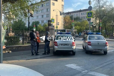 Трамваи встали в центре Екатеринбурга из-за телефона