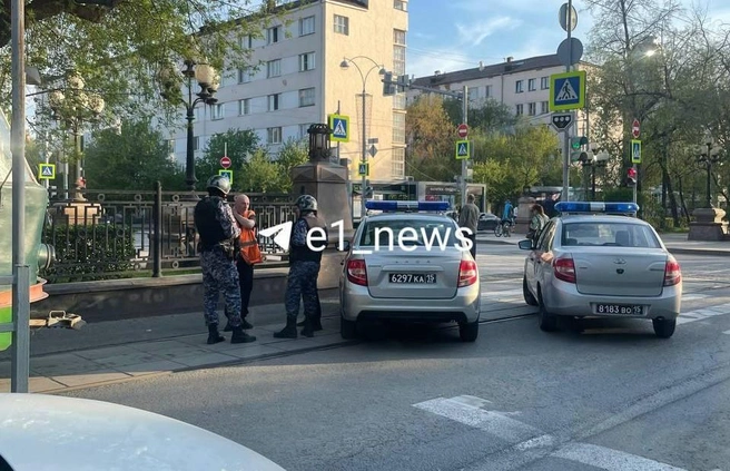 В центре города работают силовики | Источник: читатель Е1.RU