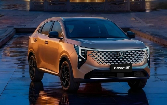 Обновленный Changan Uni-S до сих пор импортировали в Россию, но до конца года он должен встать на конвейер «Автотора», сменив прежнюю модель | Источник: Changanauto.ru