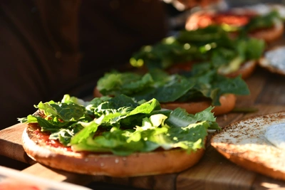 Фитнес-блогер из Иркутска поделилась рецептом ПП-бургеров