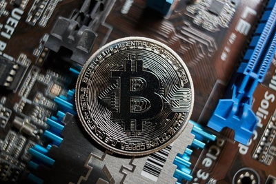 Депутата поймали на краже тока для майнинга