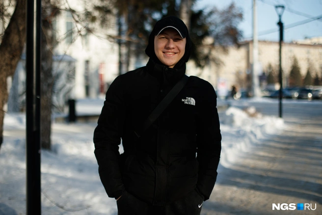 Виталий считает, что молодые люди раньше бы женились, если бы им выдавали жилье | Источник: Андрей Бортко / NGS.RU