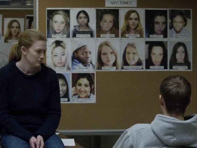 От сериала сложно оторваться | Источник: кадр из сериала «Убийство» (18+), реж. Эдвард Бьянчи, Николь Кэссел, AMC