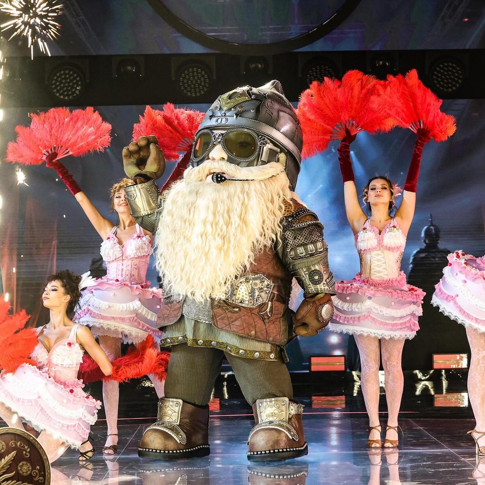 Бобер пришел с бревнами, а Регина Тодоренко с волшебным зельем: кого раскрыли в новом выпуске шоу «Маска»